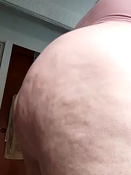 Snapshot of Chloee_ep chatting on March 7, 4:22 pm Chloee ep online show from March 7, 4:22 pm