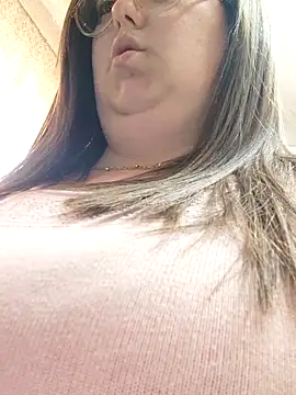 Snapshot of Chloee_ep chatting on March 20, 4:42 pm Chloee ep online show from March 20, 4:42 pm