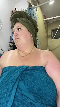 Snapshot of Chloee_ep chatting on December 14, 5:13 am Chloee ep online show from December 14, 5:13 am