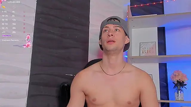 JadeSmiith  online show from December 9, 9:48 pm