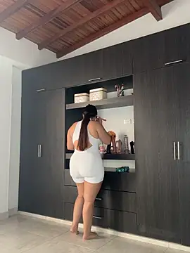 Sarasweet sex online show from June 9, 10:10 pm