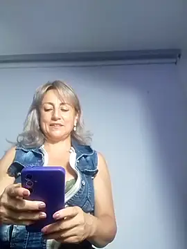 almaluna7 online show from October 19, 12:11 am