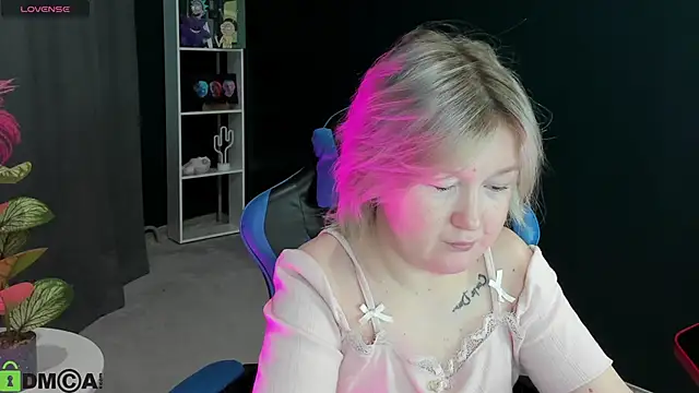 Sara Robinson online show from June 12, 3:05 am