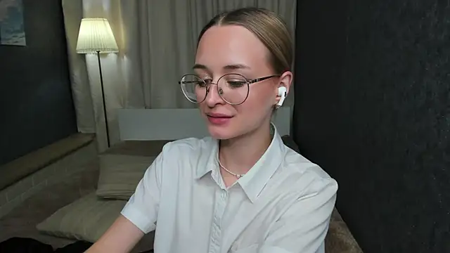 Tiffanyhunt online show from January 15, 6:29 pm