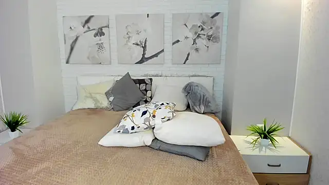 Tiffanyhunt online show from January 21, 6:34 pm