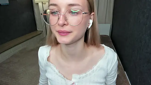 Tiffanyhunt online show from January 27, 6:09 pm