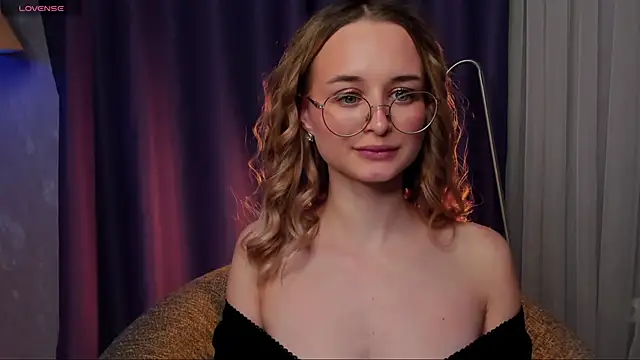 Tiffanyhunt online show from February 1, 6:08 pm