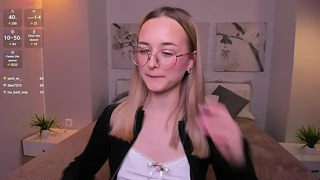 Tiffanyhunt online show from February 3, 2:02 pm