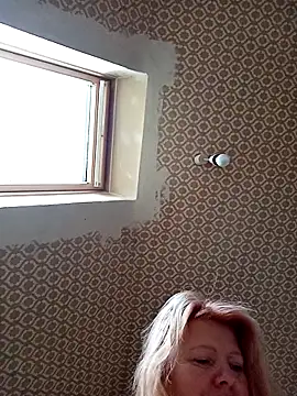 Snapshot of Lauri_scherri chatting on October 12, 2:16 pm Lauri scherri online show from October 12, 2:16 pm