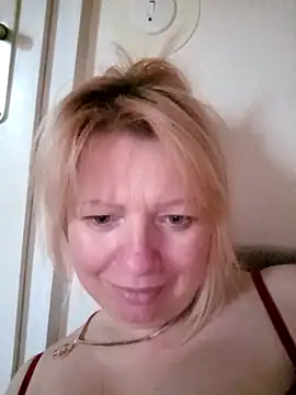 Snapshot of Lauri_scherri chatting on November 28, 2:31 pm Lauri scherri online show from November 28, 2:31 pm