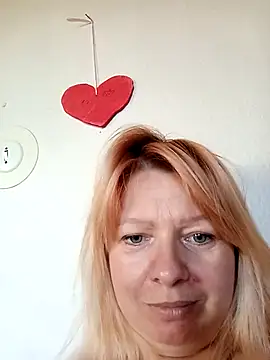 Snapshot of Lauri_scherri chatting on December 2, 12:10 pm Lauri scherri online show from December 2, 12:10 pm