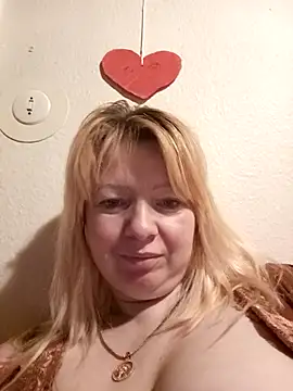 Snapshot of Lauri_scherri chatting on January 12, 6:18 am Lauri scherri online show from January 12, 6:18 am