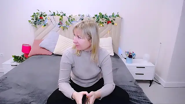 Incredible Ariela online show from October 31, 11:11 am