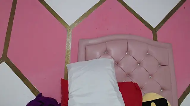 Snapshot of Vicky_Love_ chatting on January 31, 10:42 am Vicky Love  online show from January 31, 10:42 am