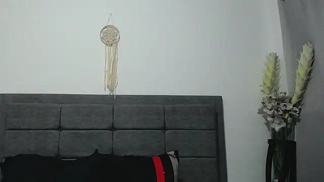 Snapshot of Vicky_Love_ chatting on February 18, 10:49 am Vicky Love  online show from February 18, 10:49 am