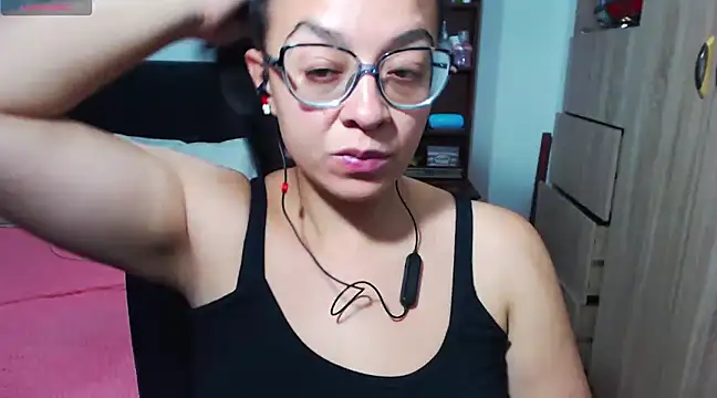 Snapshot of miia-big1boobs_ chatting on January 3, 10:29 pm miia-big1boobs online show from January 3, 10:29 pm