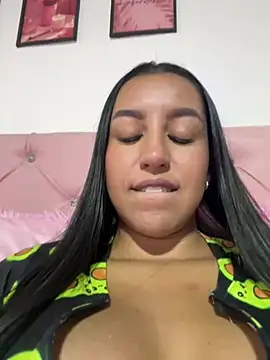 Snapshot of Tamara_Roberts1 chatting on January 26, 5:23 am Tamara Roberts1 online show from January 26, 5:23 am