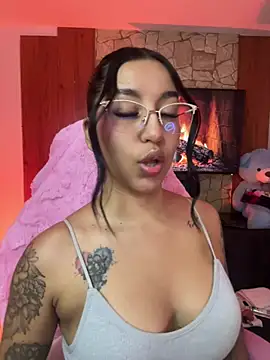 Tamara Roberts1 online show from April 30, 1:56 am