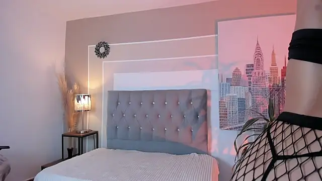 valeriavibes online show from December 12, 7:15 pm