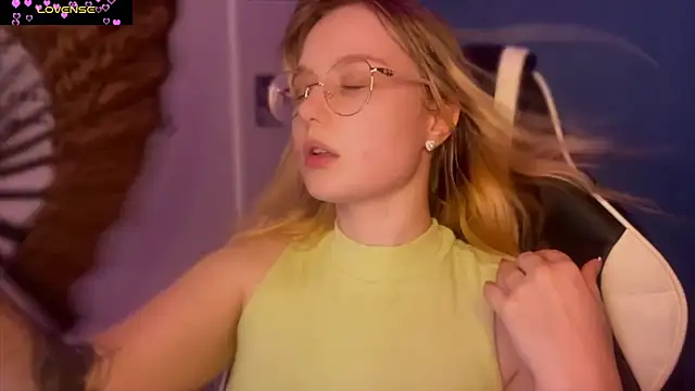 JacyWinslat online show from March 6, 8:59 pm