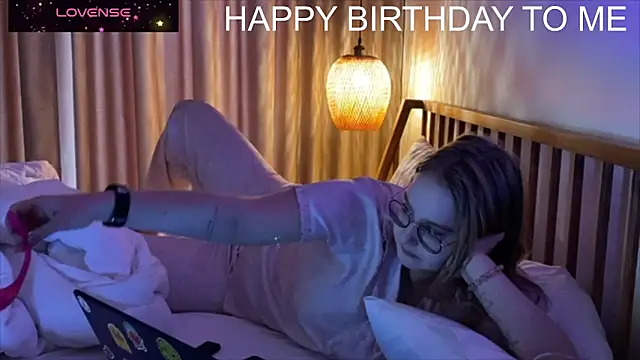 JacyWinslat online show from December 2, 1:22 am