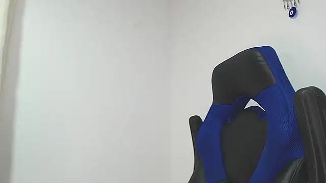 Snapshot of melissa_bakerr chatting on February 11, 6:30 am melissa bakerr online show from February 11, 6:30 am