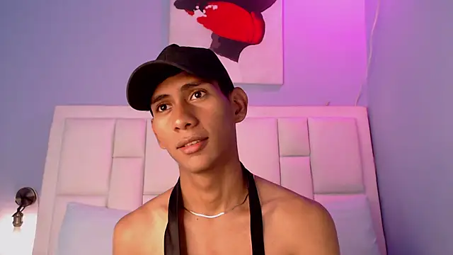 Snapshot of Nick_Collins18 chatting on January 8, 8:22 pm Nick Collins18 online show from January 8, 8:22 pm