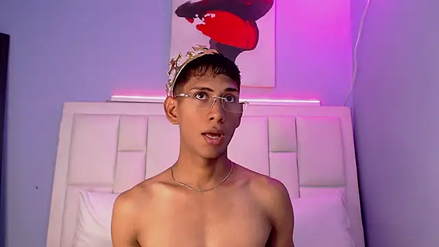 Snapshot of Nick_Collins18 chatting on February 5, 8:13 pm Nick Collins18 online show from February 5, 8:13 pm