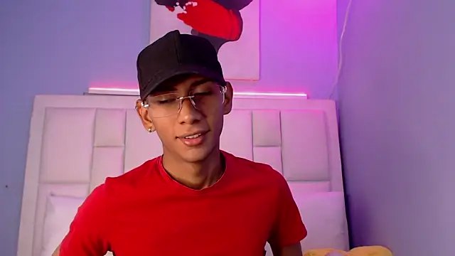 Snapshot of Nick_Collins18 chatting on February 7, 8:23 pm Nick Collins18 online show from February 7, 8:23 pm