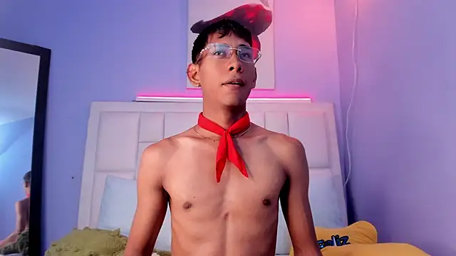 Snapshot of Nick_Collins18 chatting on February 13, 9:33 pm Nick Collins18 online show from February 13, 9:33 pm