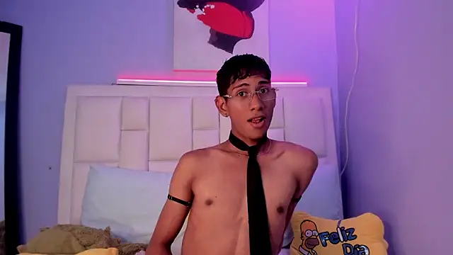 Snapshot of Nick_Collins18 chatting on February 17, 8:26 pm Nick Collins18 online show from February 17, 8:26 pm