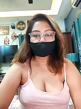Cute-mona online show from May 2, 9:58 am