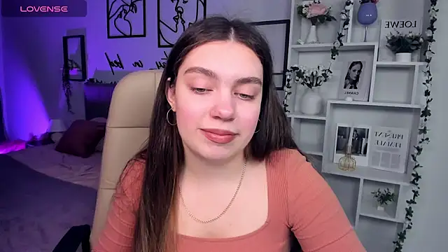 Snapshot of DaniellaLovely chatting on December 2, 11:12 am DaniellaLovely online show from December 2, 11:12 am