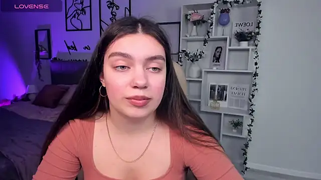 Snapshot of DaniellaLovely chatting on December 2, 2:19 pm DaniellaLovely online show from December 2, 2:19 pm