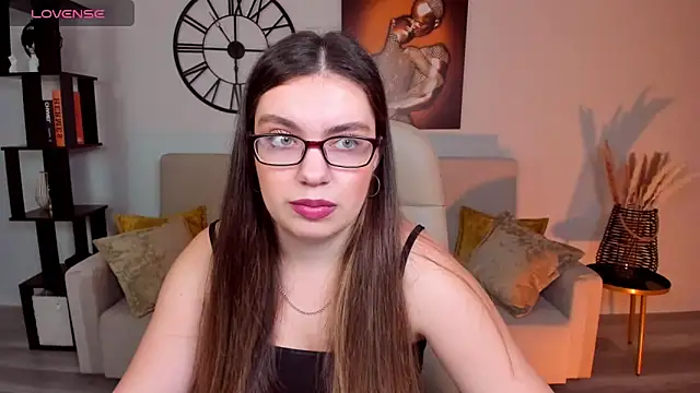 Snapshot of DaniellaLovely chatting on December 5, 11:27 am DaniellaLovely online show from December 5, 11:27 am