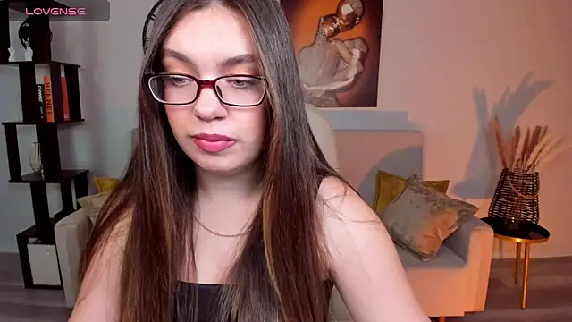 Snapshot of DaniellaLovely chatting on December 5, 2:33 pm DaniellaLovely online show from December 5, 2:33 pm