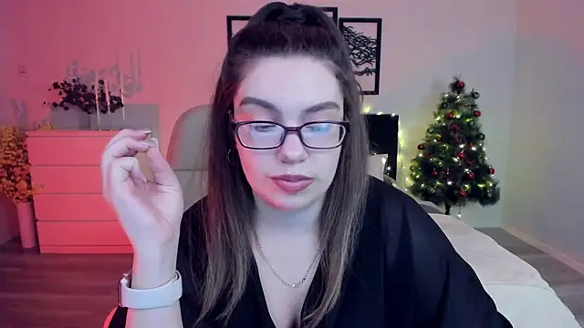 Snapshot of DaniellaLovely chatting on December 11, 2:11 pm DaniellaLovely online show from December 11, 2:11 pm