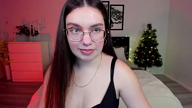 Snapshot of DaniellaLovely chatting on December 16, 2:27 pm DaniellaLovely online show from December 16, 2:27 pm