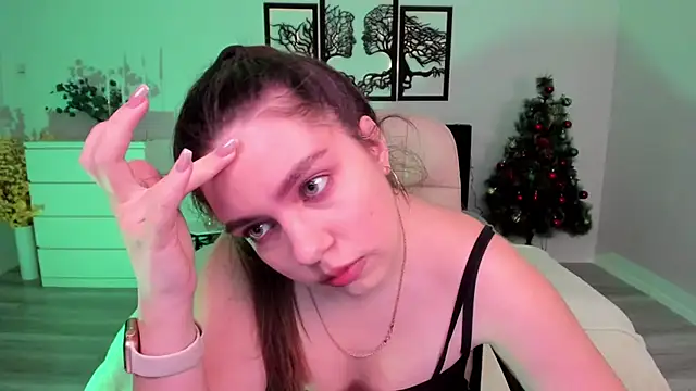 Snapshot of DaniellaLovely chatting on December 18, 2:49 pm DaniellaLovely online show from December 18, 2:49 pm