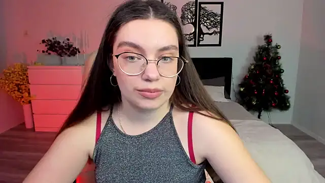 Snapshot of DaniellaLovely chatting on December 20, 3:21 pm DaniellaLovely online show from December 20, 3:21 pm