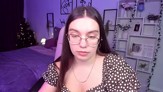 Snapshot of DaniellaLovely chatting on January 3, 2:19 pm DaniellaLovely online show from January 3, 2:19 pm
