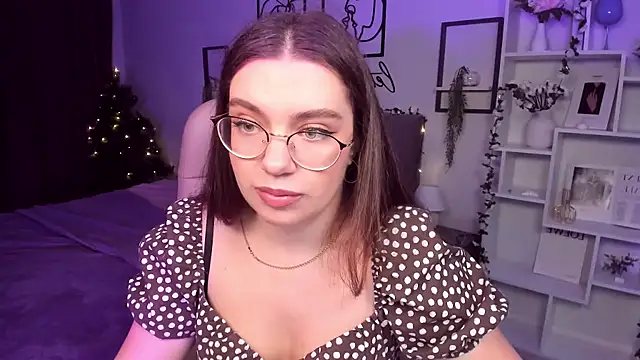 Snapshot of DaniellaLovely chatting on January 5, 5:30 am DaniellaLovely online show from January 5, 5:30 am
