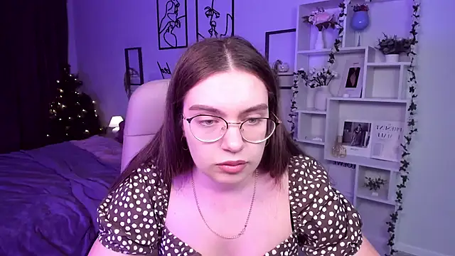 Snapshot of DaniellaLovely chatting on January 7, 11:37 am DaniellaLovely online show from January 7, 11:37 am