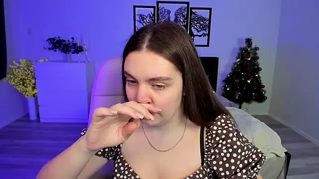 Snapshot of DaniellaLovely chatting on January 10, 2:23 pm DaniellaLovely online show from January 10, 2:23 pm