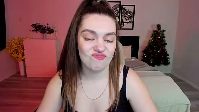 Snapshot of DaniellaLovely chatting on January 12, 1:58 pm DaniellaLovely online show from January 12, 1:58 pm