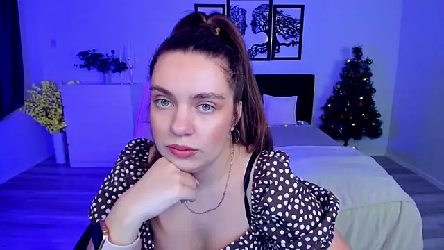 Snapshot of DaniellaLovely chatting on January 14, 10:59 am DaniellaLovely online show from January 14, 10:59 am