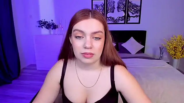 Snapshot of DaniellaLovely chatting on February 9, 9:58 am DaniellaLovely online show from February 9, 9:58 am