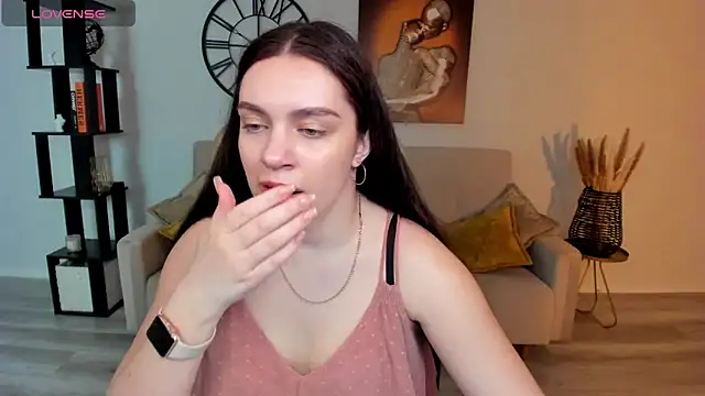 Snapshot of DaniellaLovely chatting on March 16, 11:16 am DaniellaLovely online show from March 16, 11:16 am