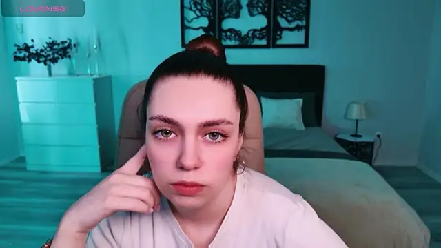 DaniellaLovely online show from March 7, 9:28 am