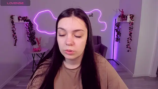 DaniellaLovely online show from March 17, 8:06 am